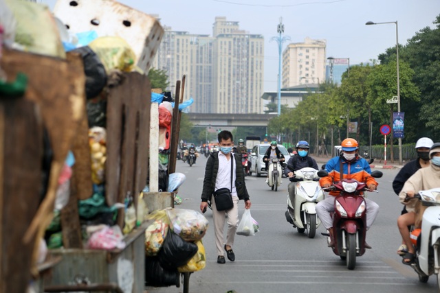 Hà Nội: Rác ngập ngụa nhiều tuyến phố, lãnh đạo phường nhức hết cả đầu! - 4 Hà Nội: Rác ngập ngụa nhiều tuyến phố, lãnh đạo phường nhức hết cả đầu! - 4