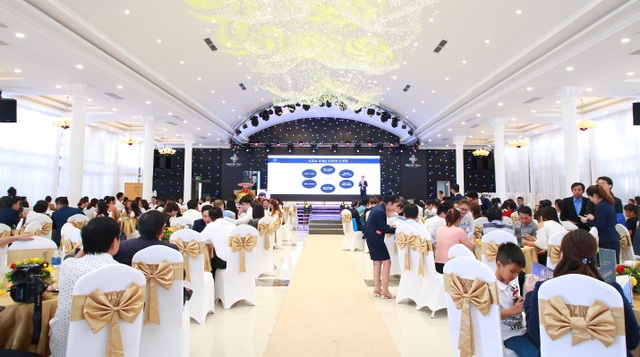 Hơn 300 khách hàng dự lễ mở bán shophouse Hacom Mall - 1 Hơn 300 khách hàng dự lễ mở bán shophouse Hacom Mall - 1