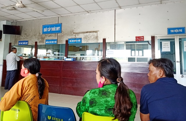 Cà Mau: Người nghèo được hỗ trợ tiền ăn, đi lại khi khám, chữa bệnh - 1 Cà Mau: Người nghèo được hỗ trợ tiền ăn, đi lại khi khám, chữa bệnh - 1
