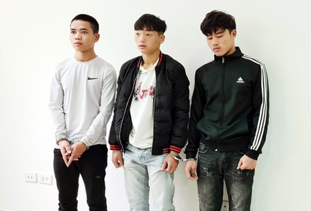 Hà Nội: Bộ ba tuổi teen rủ nhau đi cướp lấy tiền hát karaoke - 1
