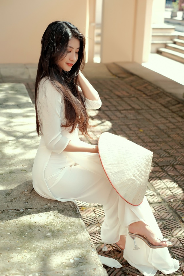 Nét duyên thầm gieo thương nhớ của thiếu nữ Ninh Bình trong tà áo dài - 11 Nét duyên thầm gieo thương nhớ của thiếu nữ Ninh Bình trong tà áo dài - 11