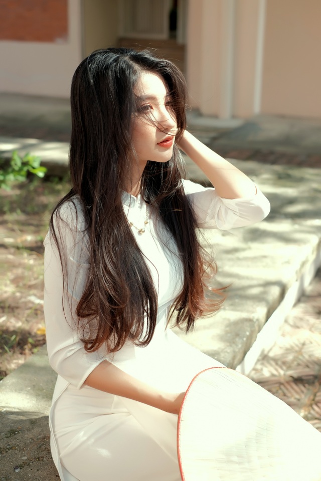 Nét duyên thầm gieo thương nhớ của thiếu nữ Ninh Bình trong tà áo dài - 12 Nét duyên thầm gieo thương nhớ của thiếu nữ Ninh Bình trong tà áo dài - 12