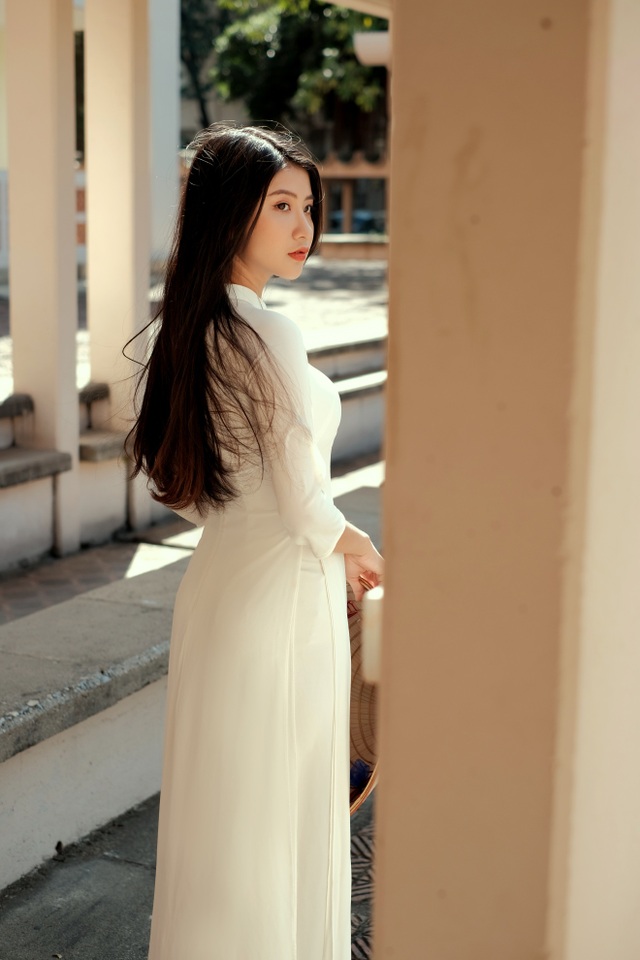 Nét duyên thầm gieo thương nhớ của thiếu nữ Ninh Bình trong tà áo dài - 14 Nét duyên thầm gieo thương nhớ của thiếu nữ Ninh Bình trong tà áo dài - 14