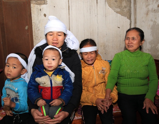 Người cha bị máy cày đè tử vong, 3 đứa trẻ chờ bố về mua sữa trong vô vọng - 3 Người cha bị máy cày đè tử vong, 3 đứa trẻ chờ bố về mua sữa trong vô vọng - 3