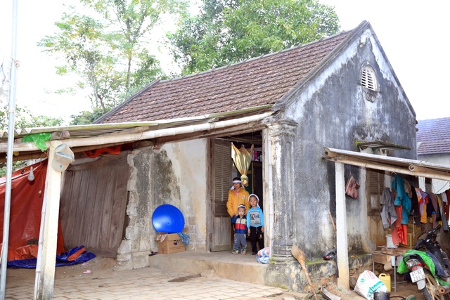 Người cha bị máy cày đè tử vong, 3 đứa trẻ chờ bố về mua sữa trong vô vọng - 7 Người cha bị máy cày đè tử vong, 3 đứa trẻ chờ bố về mua sữa trong vô vọng - 7