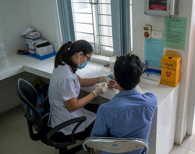 Lào Cai: Hỗ trợ 100% kinh phí mua bảo hiểm y tế cho người bị HIV - 1 Lào Cai: Hỗ trợ 100% kinh phí mua bảo hiểm y tế cho người bị HIV - 1