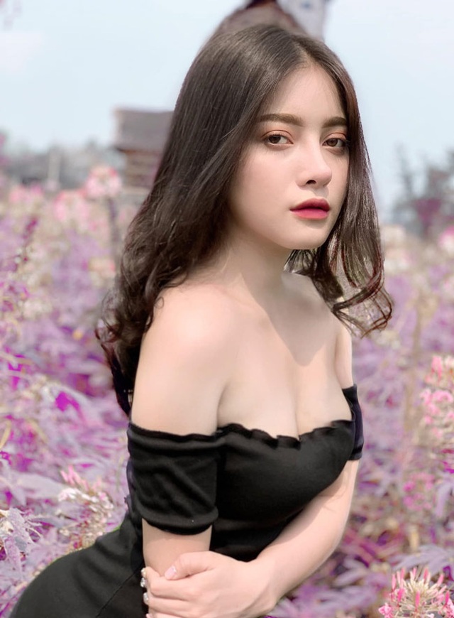 Cô gái nổi tiếng vì mặc áo dài quá đẹp, ảnh đời thường còn bất ngờ hơn - 7 Cô gái nổi tiếng vì mặc áo dài quá đẹp, ảnh đời thường còn bất ngờ hơn - 7