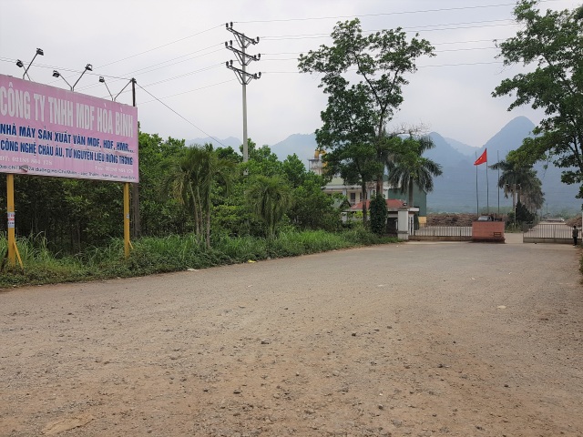 Vụ dân dựng lều canh nhà máy xả thải: Chưa xử lý nghiêm thì chưa dỡ lều! - 4 Vụ dân dựng lều canh nhà máy xả thải: Chưa xử lý nghiêm thì chưa dỡ lều! - 4
