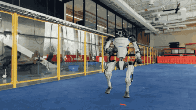 Ban nhạc robot nhảy múa gây sốt cộng đồng mạng - 1