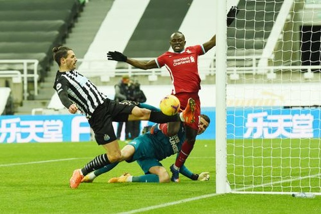 Salah vô duyên, Liverpool ngậm ngùi chia điểm với Newcastle - 3 Salah vô duyên, Liverpool ngậm ngùi chia điểm với Newcastle - 3