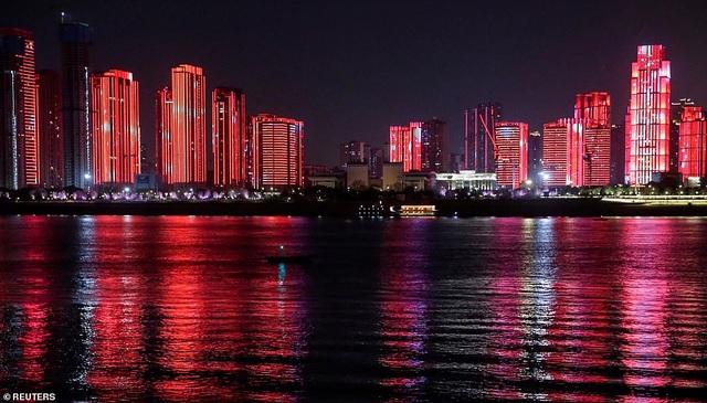 Màn pháo hoa tuyệt đẹp đón năm mới 2021 - 11 Màn pháo hoa tuyệt đẹp đón năm mới 2021 - 11