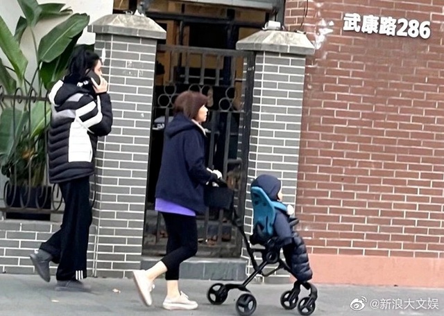 Cuộc sống áp lực của siêu mẫu Hề Mộng Dao khi kết hôn với con trai tỷ phú