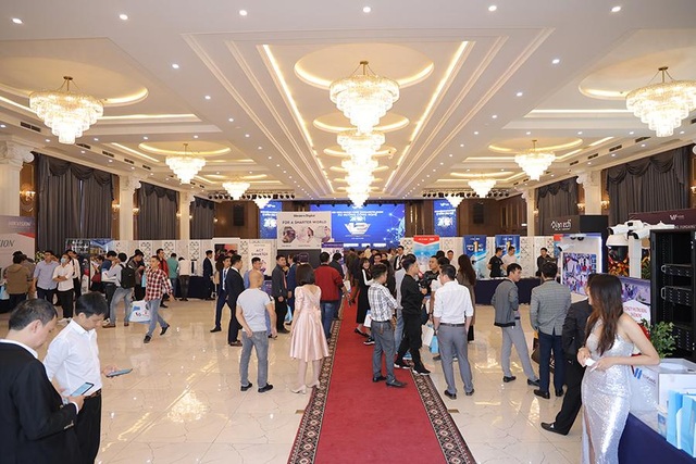 Hội nghị khách hàng Vuhoangtelecom giới thiệu xu hướng công nghệ 2021 - 2 Hội nghị khách hàng Vuhoangtelecom giới thiệu xu hướng công nghệ 2021 - 2