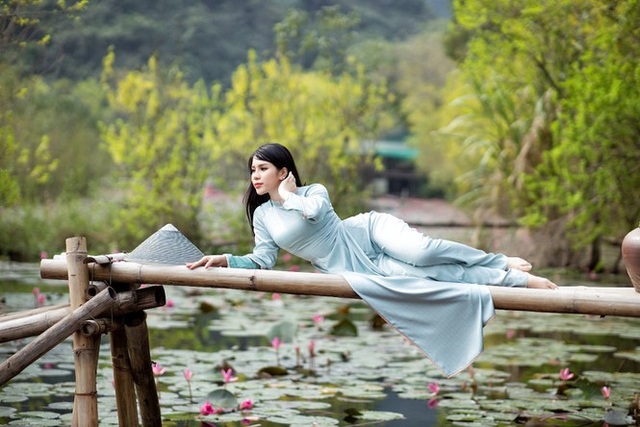 9X gieo thương nhớ với nét đẹp dịu dàng bên hoa súng - 6 9X gieo thương nhớ với nét đẹp dịu dàng bên hoa súng - 6