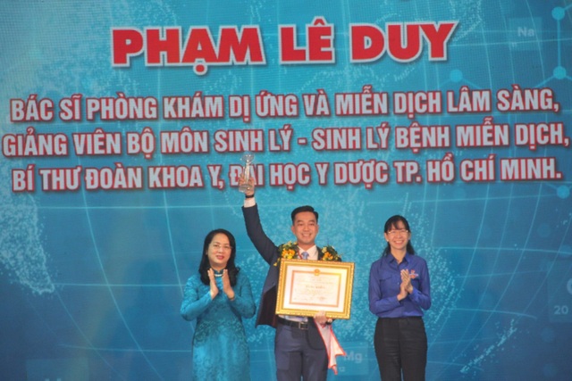Chiến sĩ cứu... người chết là gương Công dân trẻ tiêu biểu TPHCM 2020 - 5 Chiến sĩ cứu... người chết là gương Công dân trẻ tiêu biểu TPHCM 2020 - 5