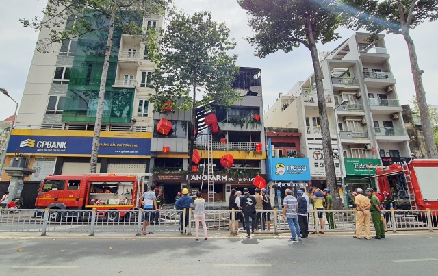 Buffet restaurant in downtown Ho Chi Minh City caught fire on the first day of the year - 3