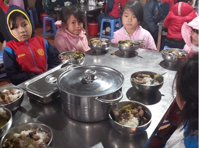 Hiệu trưởng nhắc phụ huynh giữ ấm học sinh qua điện thoại, Zalo - 1 Hiệu trưởng nhắc phụ huynh giữ ấm học sinh qua điện thoại, Zalo - 1