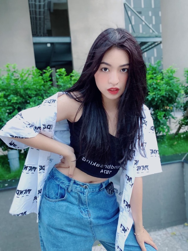 Điểm lại 4 scandal của hotgirl từng gây bão dư luận trong năm qua - 1 Điểm lại 4 scandal của hotgirl từng gây bão dư luận trong năm qua - 1