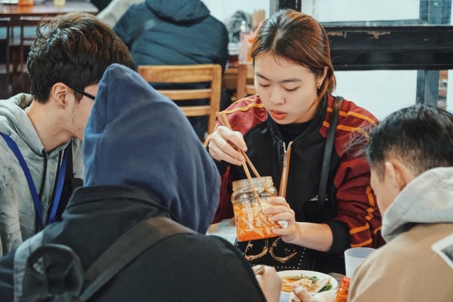 Vợ chồng người Tày cõng đặc sản Cao Bằng về Hà Nội - 6 Vợ chồng người Tày cõng đặc sản Cao Bằng về Hà Nội - 6