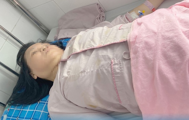 Túi mật hóa đá vì tự ý điều trị đau dạ dày - 1 Túi mật hóa đá vì tự ý điều trị đau dạ dày - 1