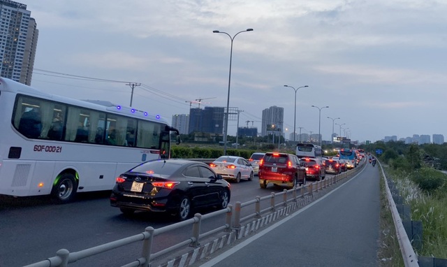 Giao thông cửa ngõ Sài Gòn đông nhưng không tắc - 11 Giao thông cửa ngõ Sài Gòn đông nhưng không tắc - 11