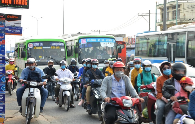 Giao thông cửa ngõ Sài Gòn đông nhưng không tắc - 4 Giao thông cửa ngõ Sài Gòn đông nhưng không tắc - 4