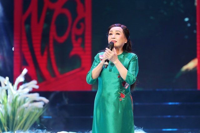 Thanh Thanh Hiền, Vượng râu khiến khán giả khắc khoải nỗi nhớ quê - 3 Thanh Thanh Hiền, Vượng râu khiến khán giả khắc khoải nỗi nhớ quê - 3
