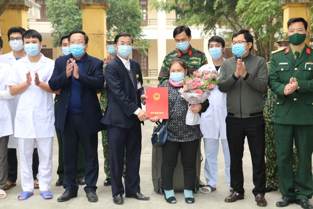 Bệnh nhân Covid-19 cuối cùng điều trị tại Ninh Bình được xuất viện - 1 Bệnh nhân Covid-19 cuối cùng điều trị tại Ninh Bình được xuất viện - 1