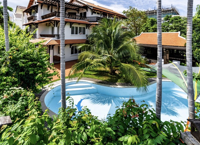 Điều bất ngờ bên trong biệt thự hoành tráng rộng 600 m2 ở Nha Trang - 1 Điều bất ngờ bên trong biệt thự hoành tráng rộng 600 m2 ở Nha Trang - 1