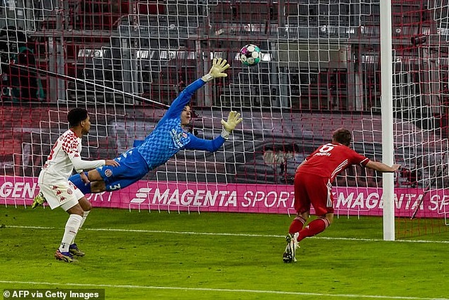 Lewandowski lập cú đúp, Bayern Munich ngược dòng khó tin - 3 Lewandowski lập cú đúp, Bayern Munich ngược dòng khó tin - 3
