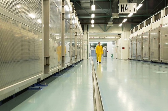 Iran tuyên bố làm giàu uranium tới 20%, Mỹ tố Tehran tống tiền hạt nhân - 1 Iran tuyên bố làm giàu uranium tới 20%, Mỹ tố Tehran tống tiền hạt nhân - 1