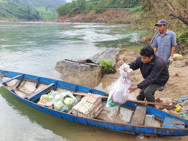 Chòng chành vượt sông dữ tìm con chữ - 2 Chòng chành vượt sông dữ tìm con chữ - 2