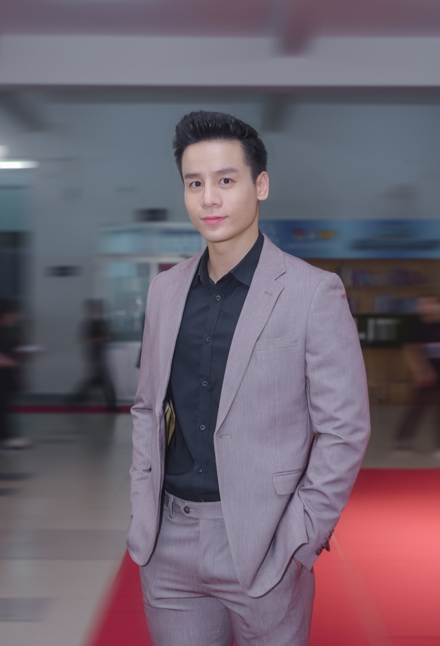 Cao Xuân Tài được các bạn sinh viên cổ vũ hết mình - 4 Cao Xuân Tài được các bạn sinh viên cổ vũ hết mình - 4