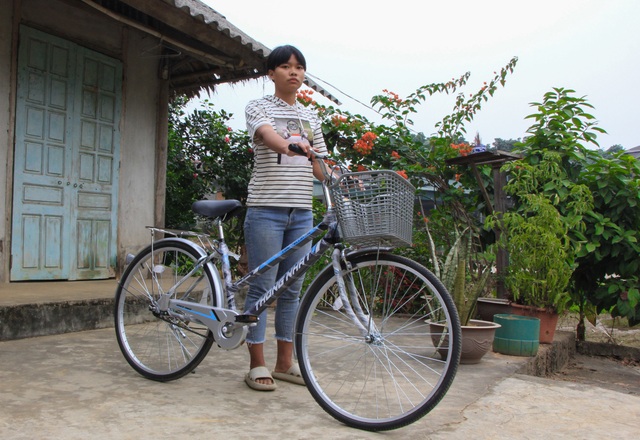 Bạn đọc giúp đỡ người phụ nữ bạo bệnh 26 triệu đồng và 2 chiếc xe đạp - 2 Bạn đọc giúp đỡ người phụ nữ bạo bệnh 26 triệu đồng và 2 chiếc xe đạp - 2