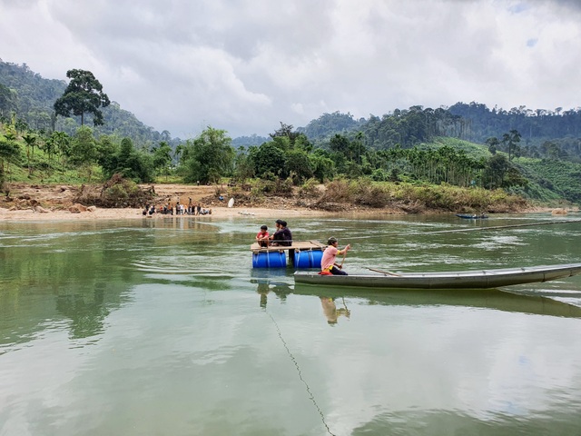 Chòng chành vượt sông dữ tìm con chữ - 6 Chòng chành vượt sông dữ tìm con chữ - 6