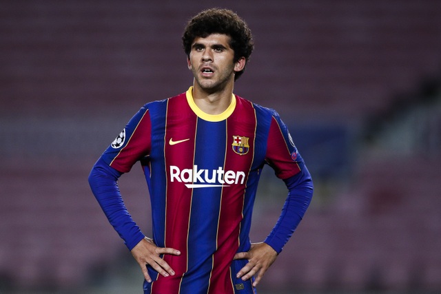 Barcelona xác nhận chia tay ngôi sao đầu tiên ở chợ Đông - 2 Barcelona xác nhận chia tay ngôi sao đầu tiên ở chợ Đông - 2