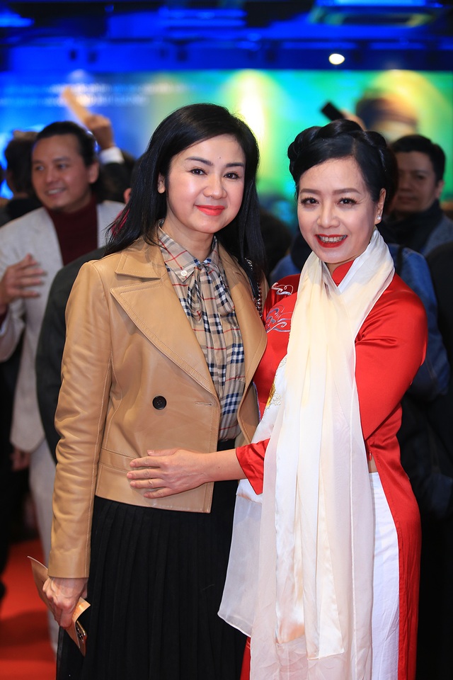 NSND Thu Hà đọ nhan sắc trẻ trung với NSƯT Chiều Xuân, Khánh Huyền - 8 NSND Thu Hà đọ nhan sắc trẻ trung với NSƯT Chiều Xuân, Khánh Huyền - 8