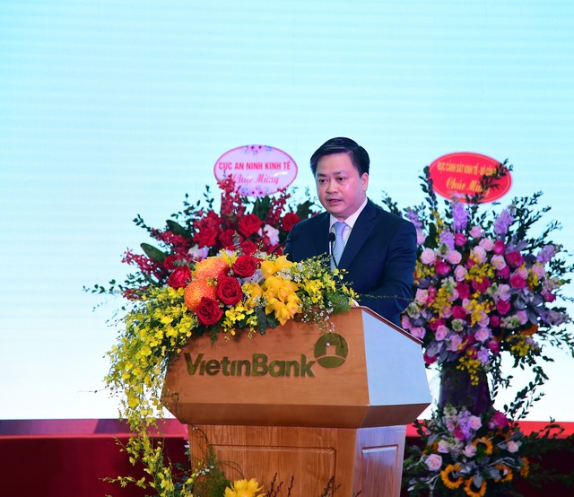 Ông Lê Đức Thọ: VietinBank giảm gần 5.000 tỷ đồng lợi nhuận từ hạ lãi suất - 1 Ông Lê Đức Thọ: VietinBank giảm gần 5.000 tỷ đồng lợi nhuận từ hạ lãi suất - 1