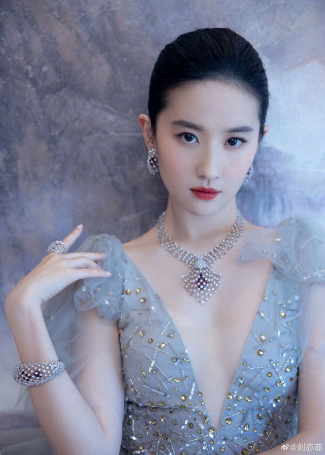 Thần tiên tỷ tỷ Lưu Diệc Phi tái xuất với nhan sắc đỉnh cao
