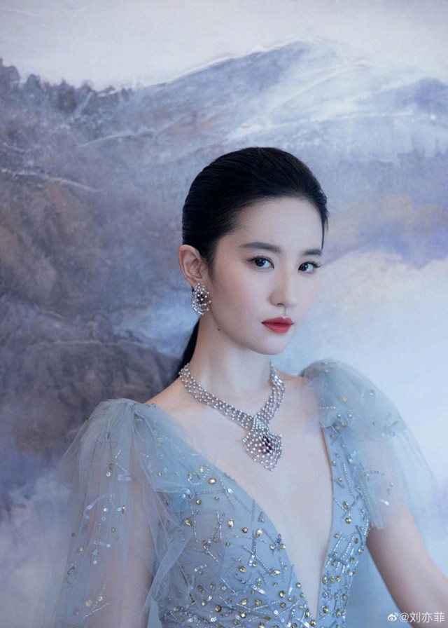 Thần tiên tỷ tỷ Lưu Diệc Phi tái xuất với nhan sắc đỉnh cao