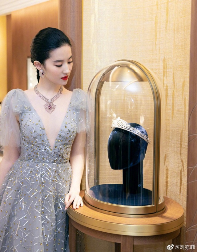 Thần tiên tỷ tỷ Lưu Diệc Phi tái xuất với nhan sắc đỉnh cao