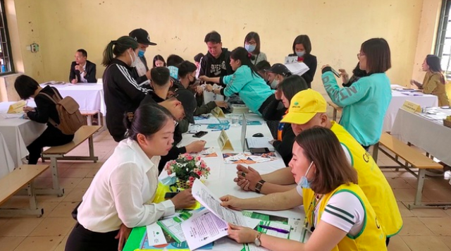 Nhiều khởi sắc ở thị trường lao động dịp cuối năm - 1 Nhiều khởi sắc ở thị trường lao động dịp cuối năm - 1