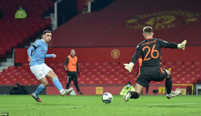 Những khoảnh khắc Man City quật ngã Man Utd tại Old Trafford - 5