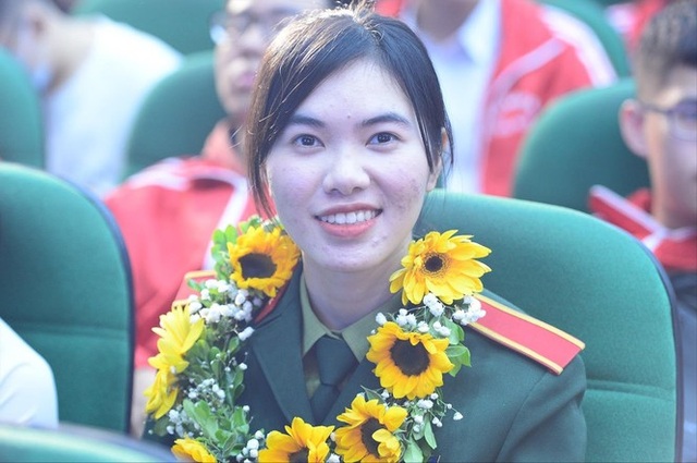 Nữ sinh áo lính mê khoa học - 3 Nữ sinh áo lính mê khoa học - 3