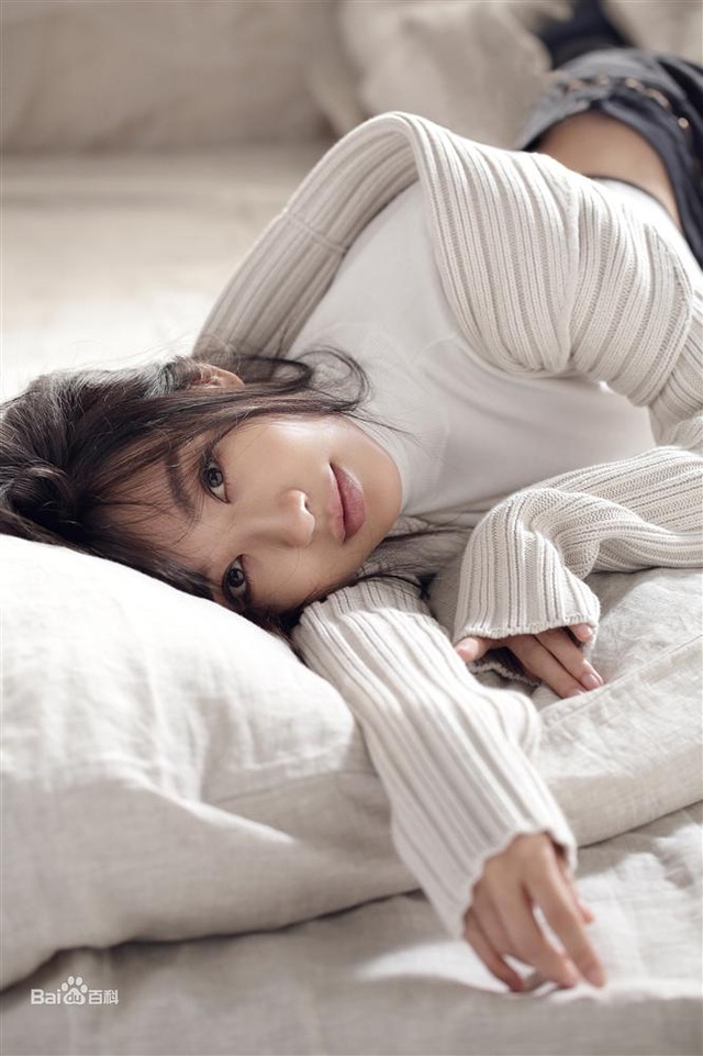 Nhan sắc gợi cảm của cô gái tố Angelababy là người thứ ba - 6 Nhan sắc gợi cảm của cô gái tố Angelababy là người thứ ba - 6