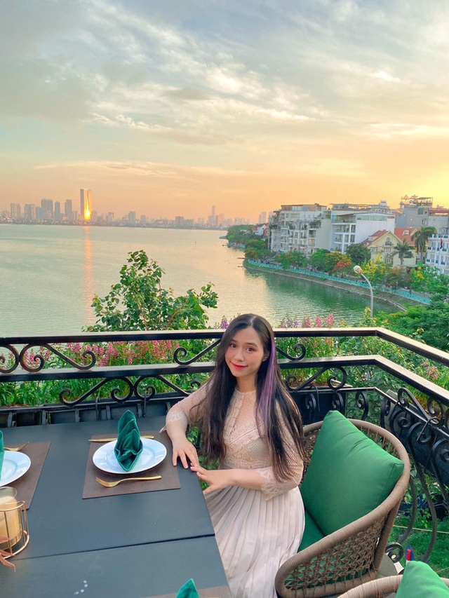 Nổi như cồn nhờ đi xem Táo Quân, nữ sinh lột xác xinh đẹp, thành tích gây choáng ngợp - 11 Nổi như cồn nhờ đi xem Táo Quân, nữ sinh lột xác xinh đẹp, thành tích gây choáng ngợp - 11