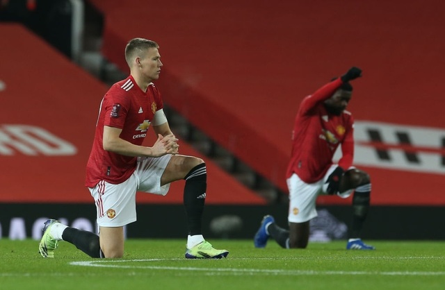 McTominay giúp Man Utd thắng trận trong lần đầu đeo băng đội trưởng - 2