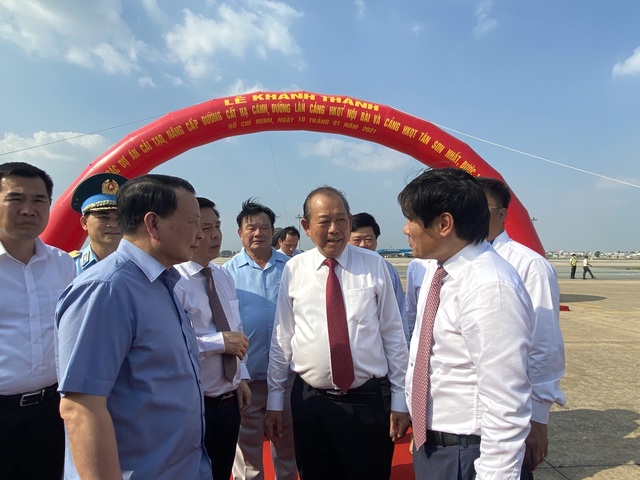 Sân bay Tân Sơn Nhất khai thác đường băng mới nâng cấp dài 3km - 3 Sân bay Tân Sơn Nhất khai thác đường băng mới nâng cấp dài 3km - 3