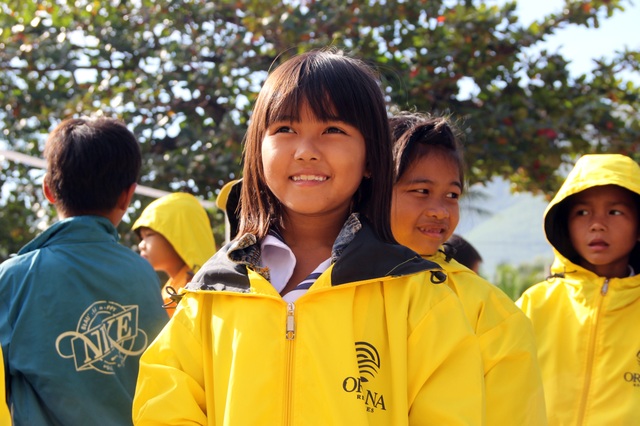 Hàng ngàn áo ấm đến với trẻ em nghèo vùng cao trong tiết trời giá rét - 4