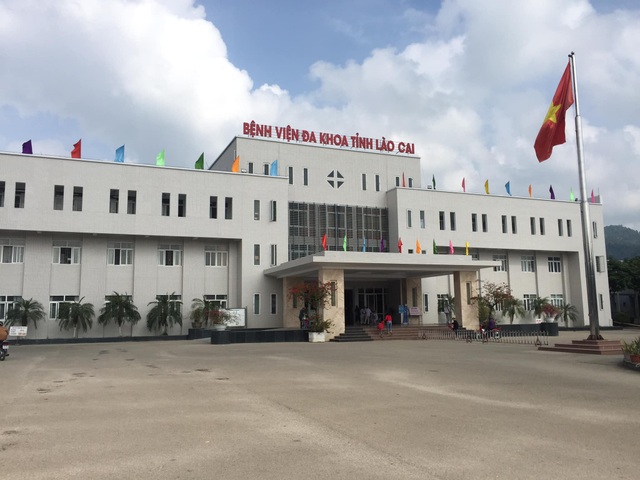 Lào Cai trải thảm đỏ, chi tiền tỷ mời giáo sư, tiến sĩ, bác sĩ về tỉnh - 1 Lào Cai trải thảm đỏ, chi tiền tỷ mời giáo sư, tiến sĩ, bác sĩ về tỉnh - 1